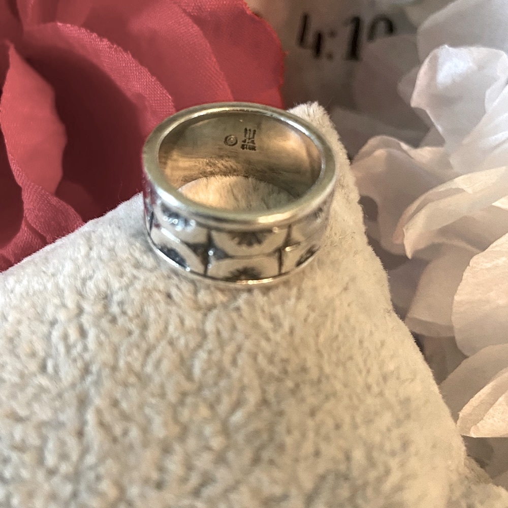 Rare Retired James Avery band ring size 4 SOLD - Picture 2 of 5